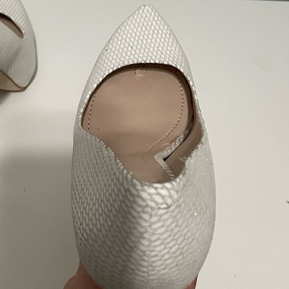 BCBG Generation white heels - Picture 7 of 8